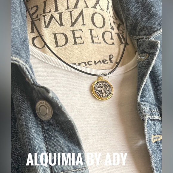 Alquimia Black and Gold Necklace - Picture 1 of 1